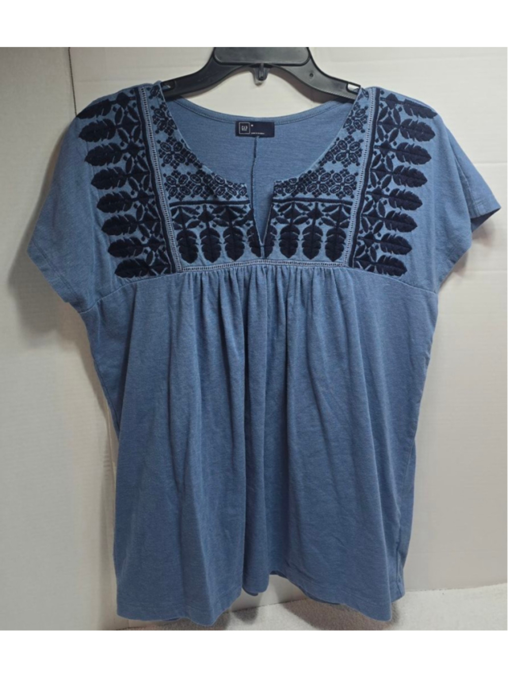 Women's GAP Blue Embroidered Short Sleeve Tee M - Picture 1 of 8
